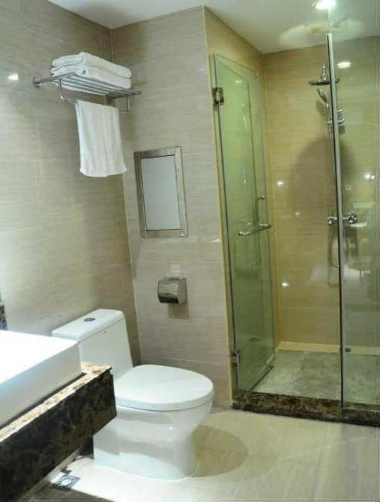 Ronghe Holiday Hotel Shiyan  Exterior foto